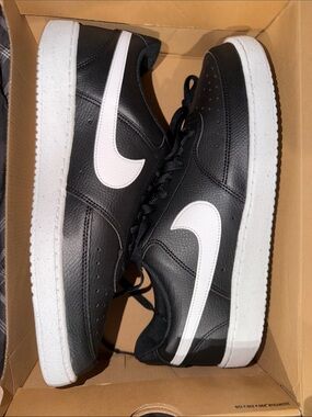 Nike Men’s Black Leather Low-Top Sneakers with White Swoosh